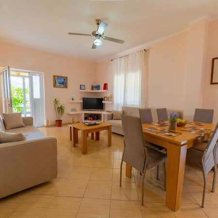 Dajana Apartments Ксамил Екстериор снимка