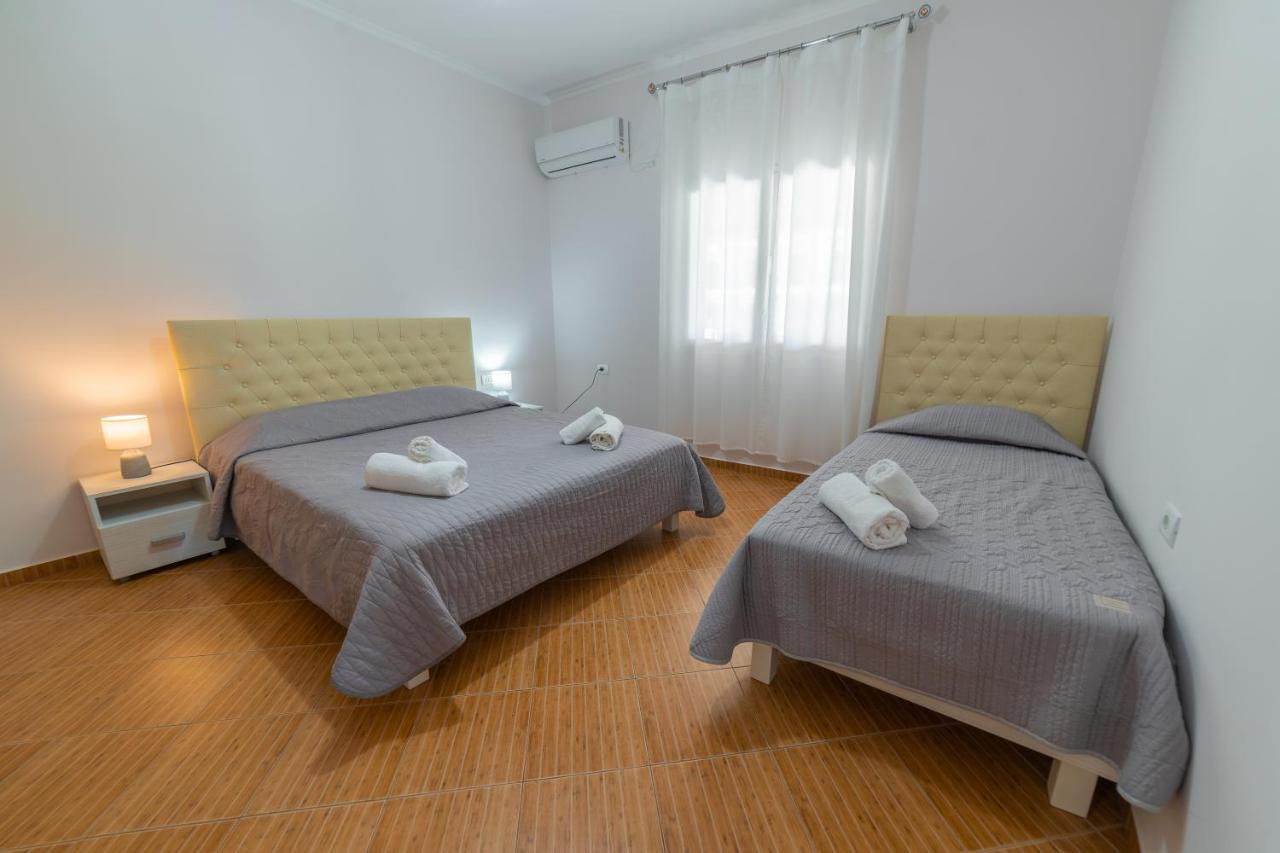 Dajana Apartments Ксамил Екстериор снимка
