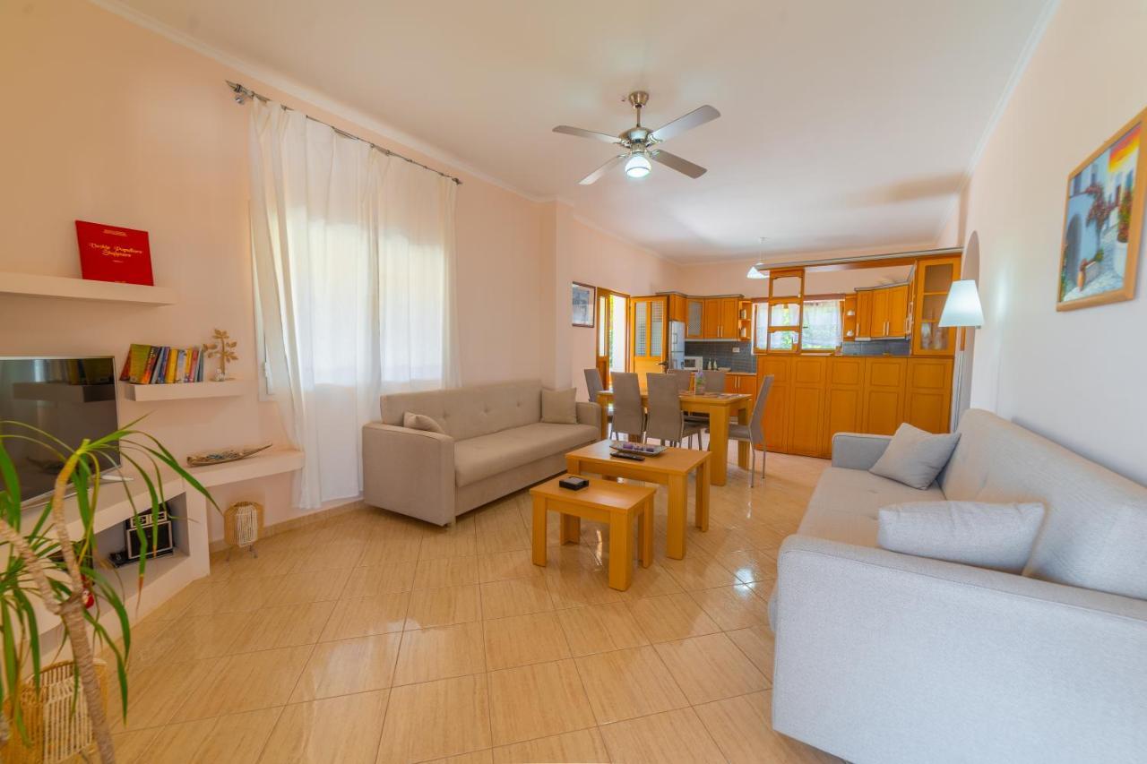 Dajana Apartments Ксамил Екстериор снимка