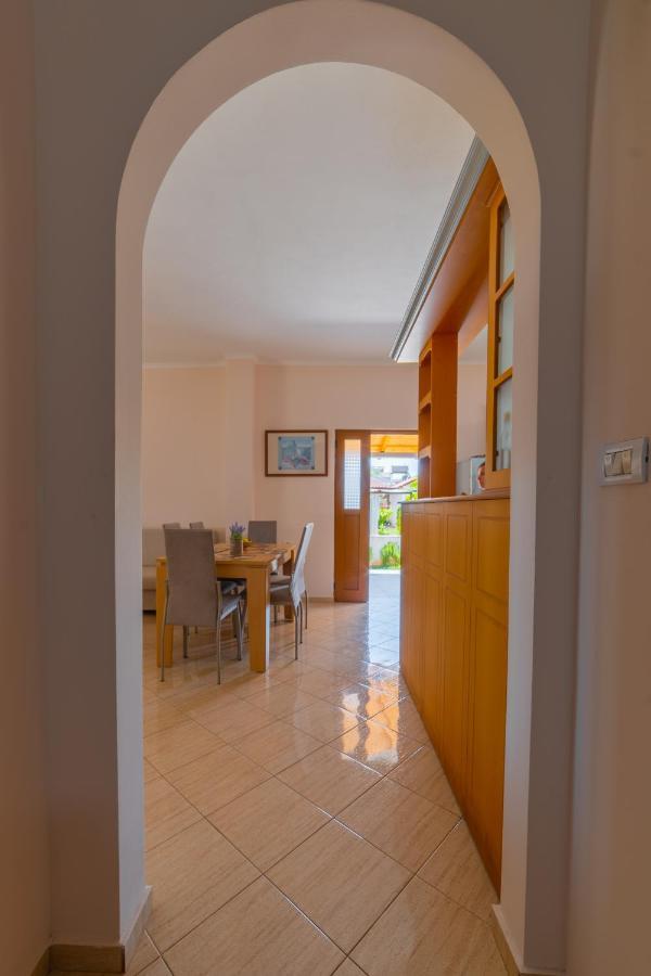 Dajana Apartments Ксамил Екстериор снимка