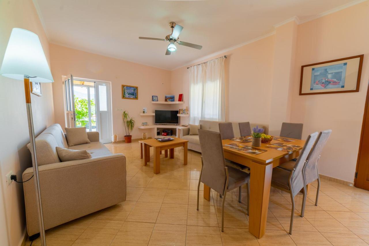 Dajana Apartments Ксамил Екстериор снимка