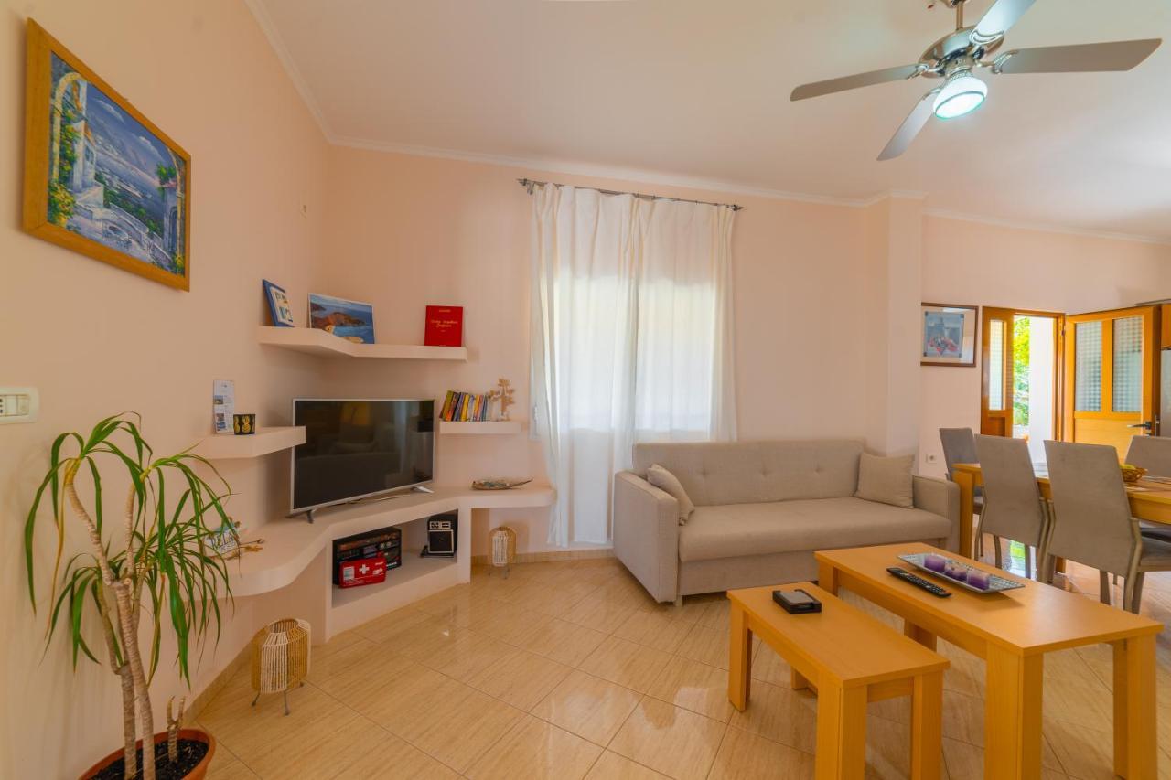 Dajana Apartments Ксамил Екстериор снимка