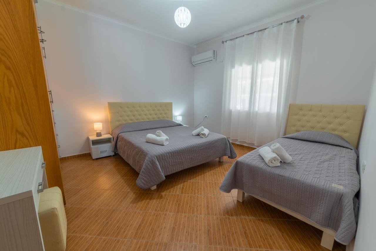 Dajana Apartments Ксамил Екстериор снимка