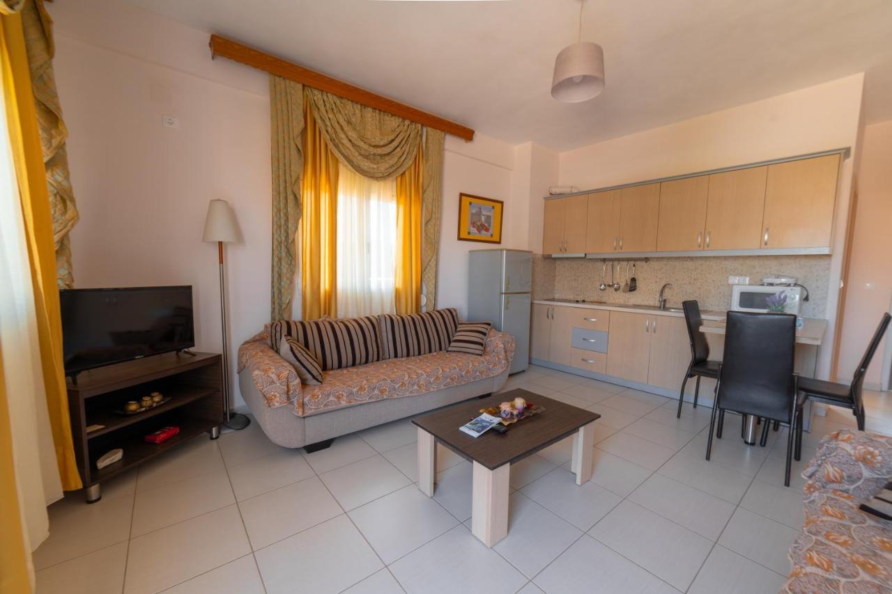Dajana Apartments Ксамил Екстериор снимка