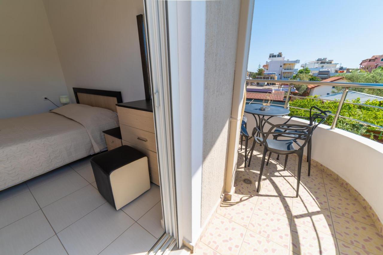 Dajana Apartments Ксамил Екстериор снимка