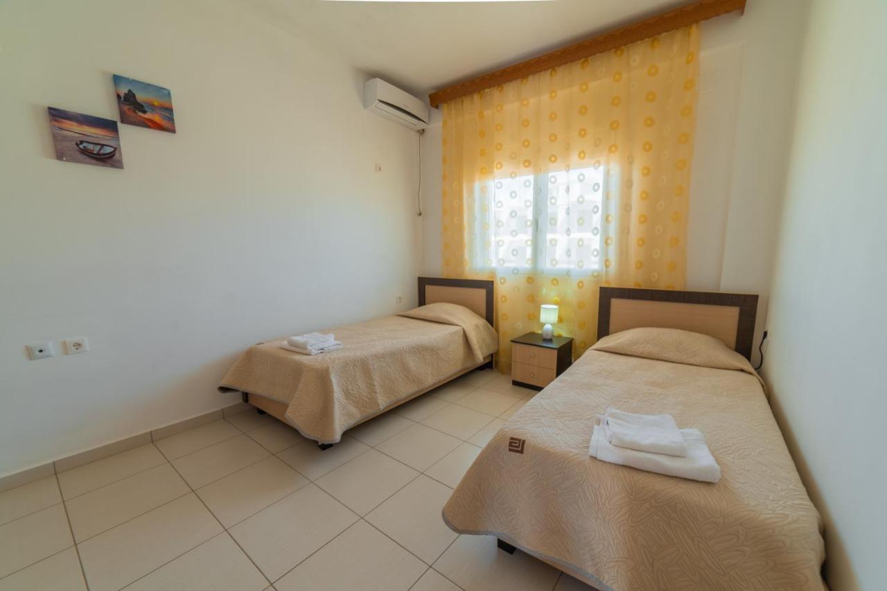 Dajana Apartments Ксамил Екстериор снимка