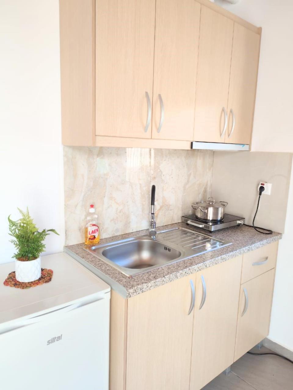 Dajana Apartments Ксамил Екстериор снимка