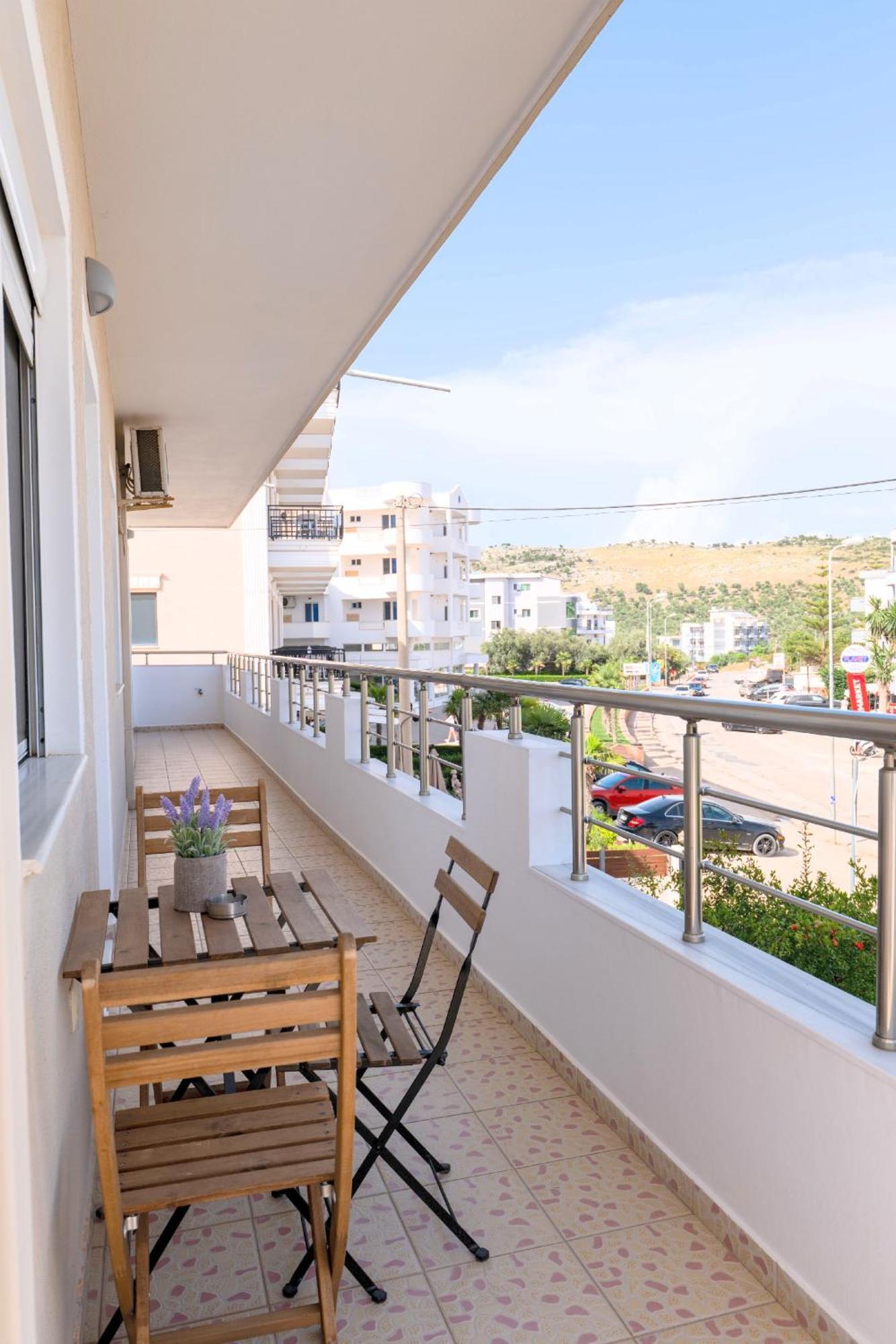 Dajana Apartments Ксамил Екстериор снимка
