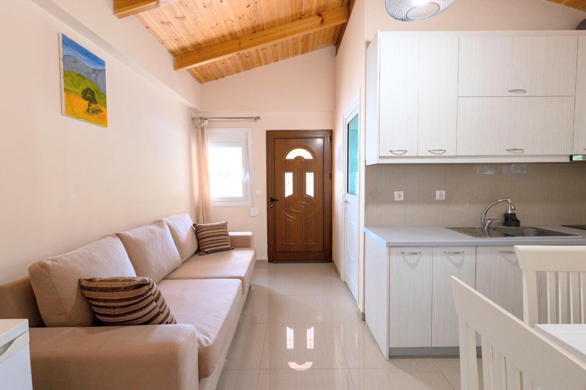 Dajana Apartments Ксамил Екстериор снимка